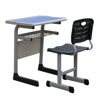 Justierbares Klassenzimmer sitzt elektrostatischen Stahlschulmöbeln vor